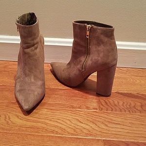 Tan suede booties 《 size 6.5